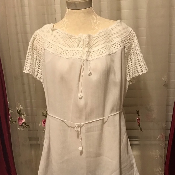 Blouses - Picture 3 of 5